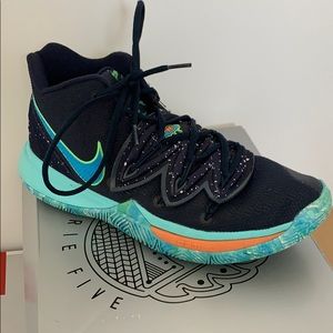 Kyrie 5 UFO, Great condition